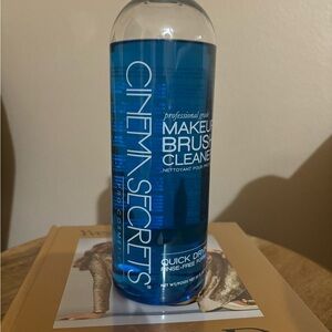 Cinema Secrets Makeup Brush Cleaner